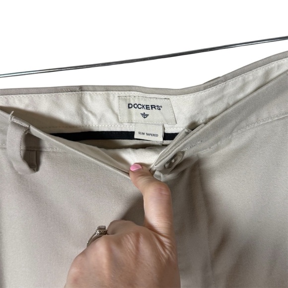 Dockers Slim Tapered Khaki Dress Pant 36x32 - Picture 3 of 4